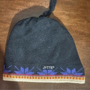 Jytte Black and Purple Kids Hat